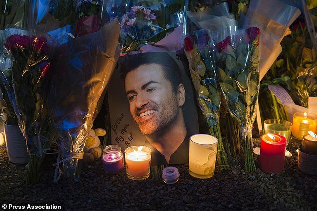 Clicca per vedere l'immagine originale Il ricordo dei fan per George Michael