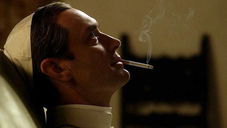 Copertina di Jude Law nel trailer di The Young Pope, la serie di Paolo Sorrentino