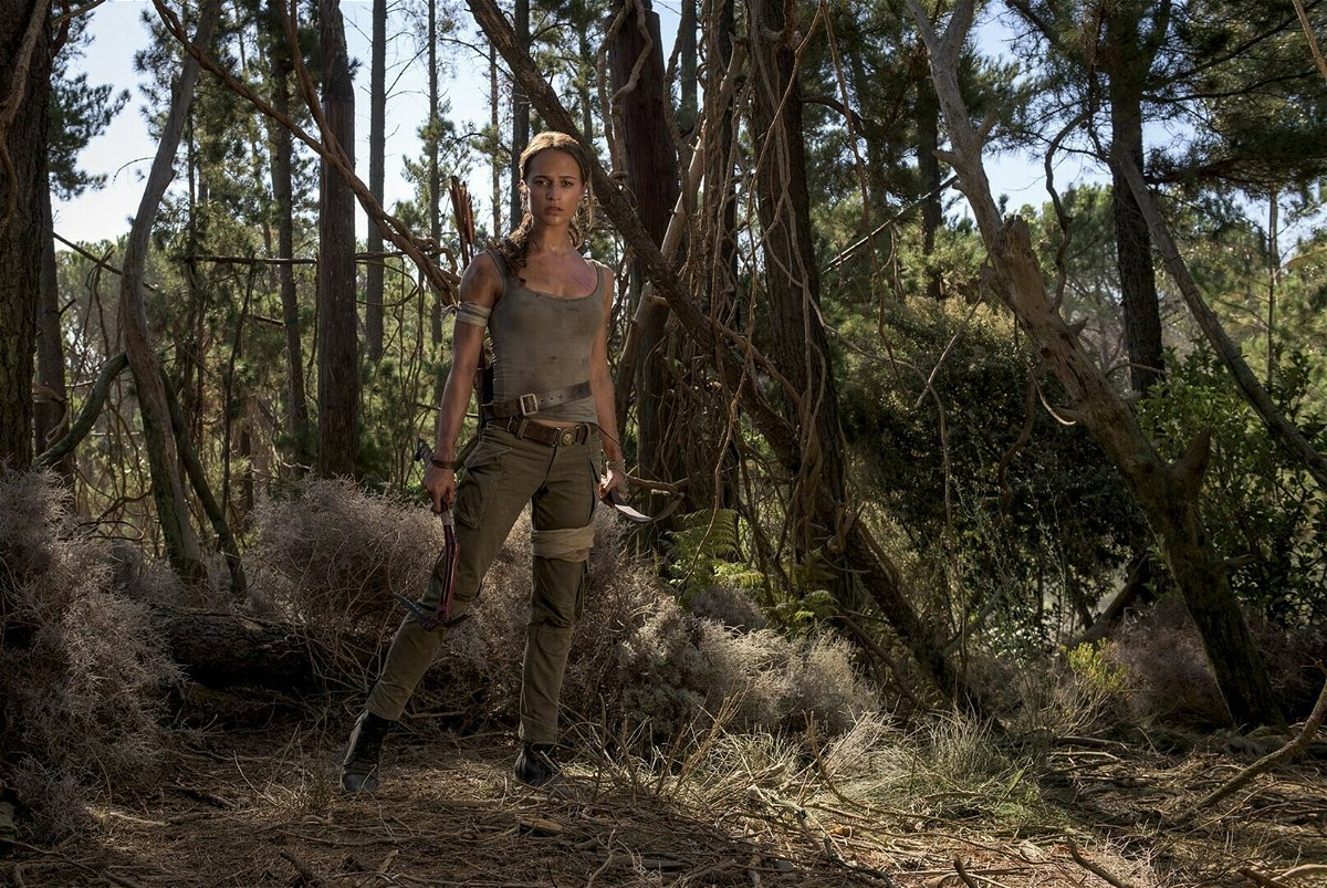 Lara Croft nella giungla in Tomb Raider 2018