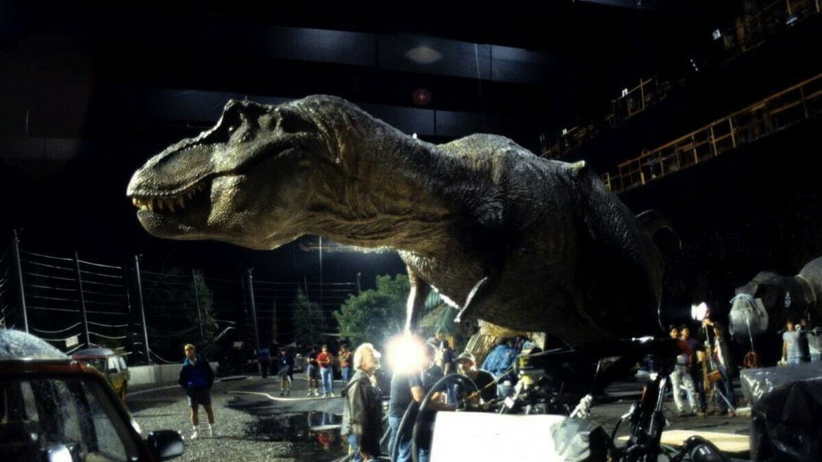 Jurassic Park, pietra miliare della fantascienza Il set di Jurassic Park con il T-Rex animatronic