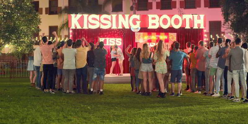 La cabina de los besos en The Kissing Booth