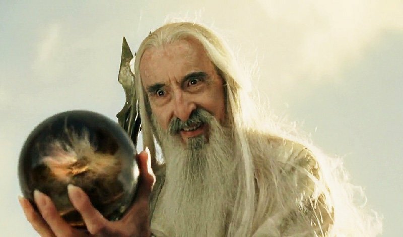 Christopher Lee como Saruman