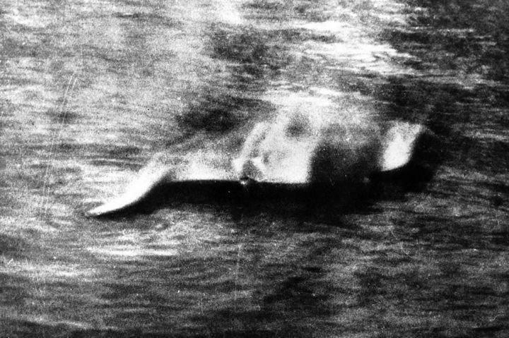 La foto di Hugh Gray che ritrae il mostro di Loch Ness