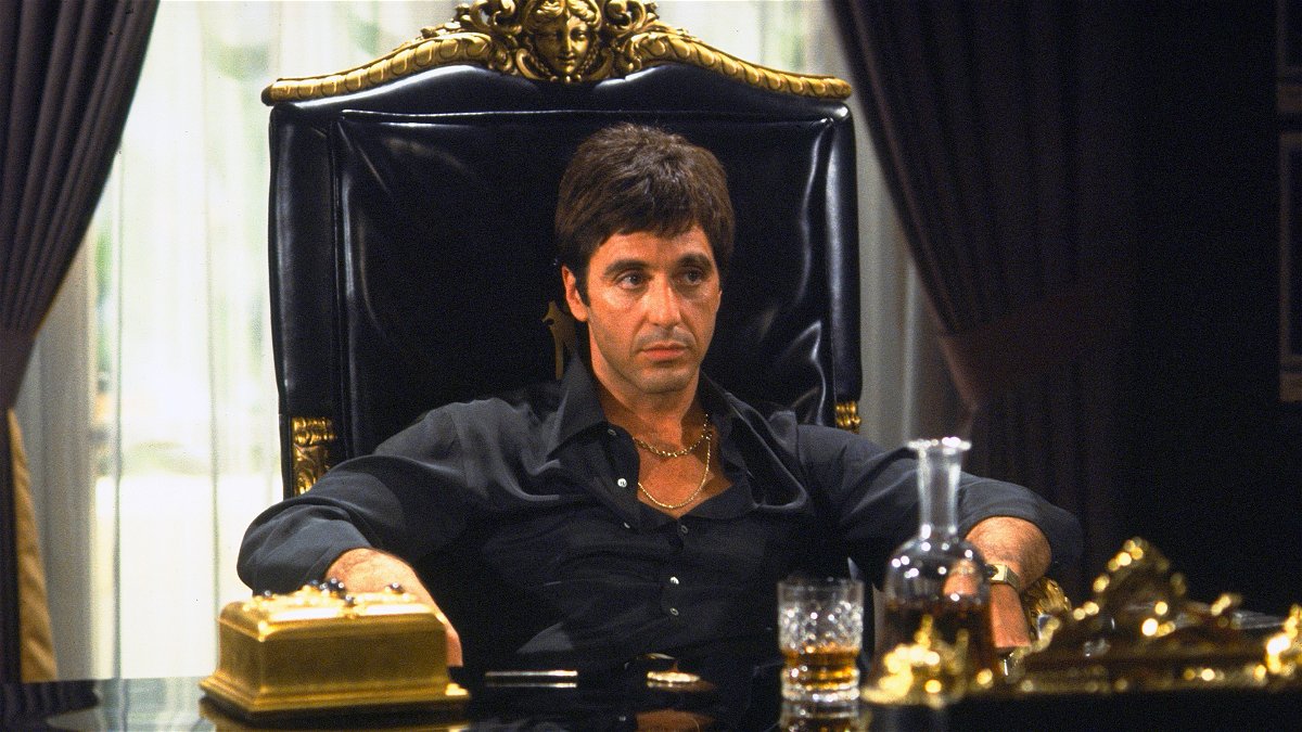 Un'immagine con Al Pacino nei panni di Tony Montana in Scarface
