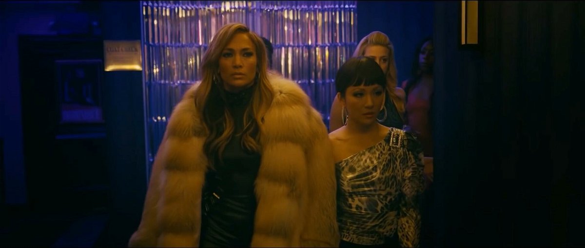 Una scena di Hustlers, film con Jennifer Lopez e Constance Wu