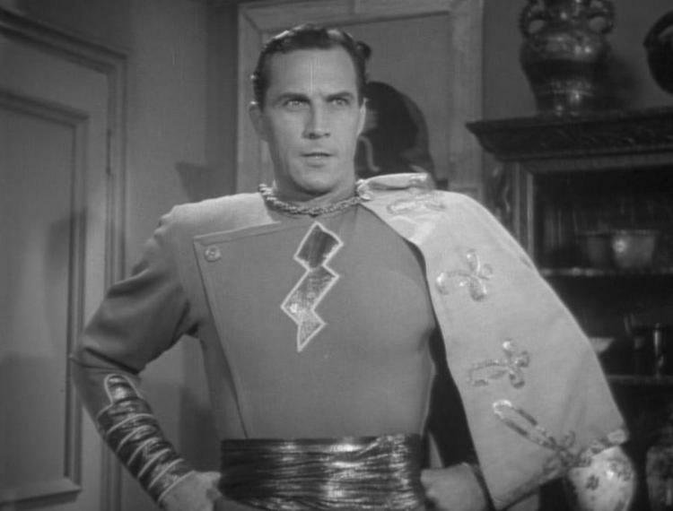 Mezzobusto di Tom Tyler nel costume di Capitan Marvel, nel film a episodi Adventures of Capitan Marvel, del 1941