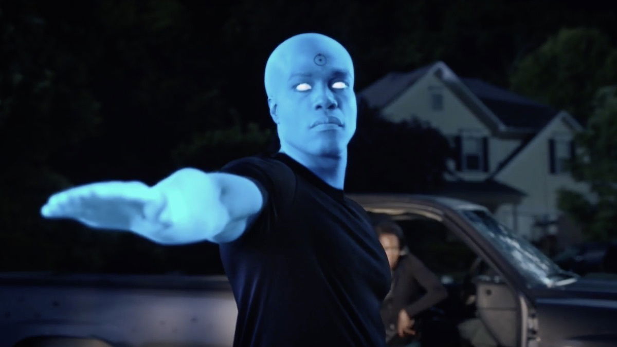 Clicca per vedere l'immagine originale Dr. Manhattan nella serie Watchmen