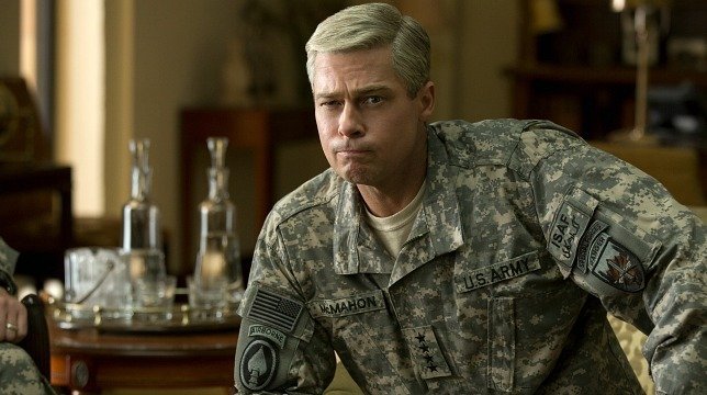Brad Pitt in una scena di War Machine