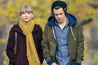 Copertina di Harry Styles rompe il silenzio sulla sua relazione con Taylor Swift