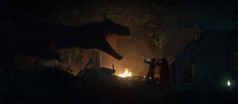 Uomini contro dinosauro in una scena notturna dal corto Battle at Big Rock di Jurassic World