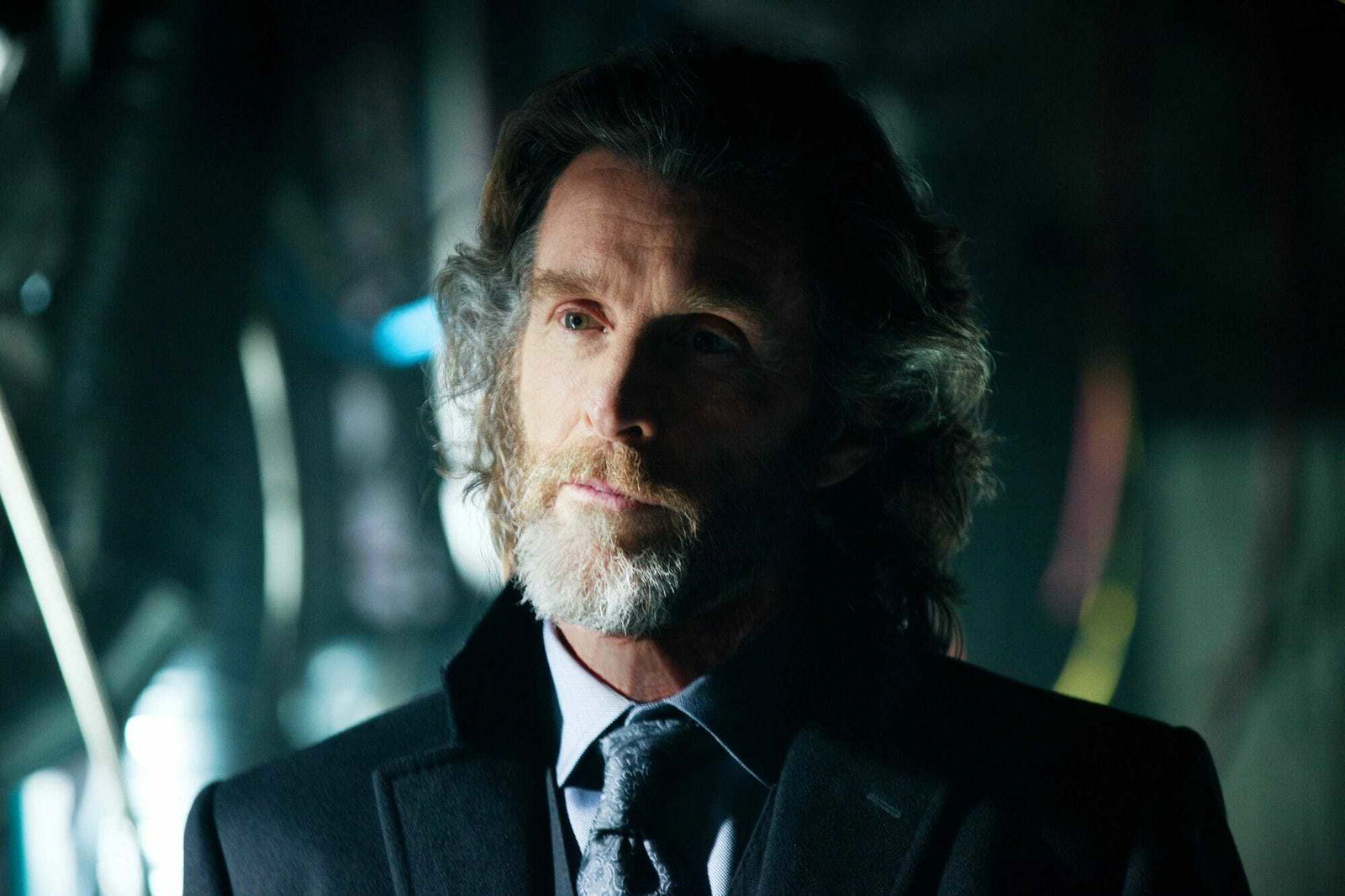 Ο Τζον Γκλόβερ σε στέκι από το Σμόλβιλ Ο John Glover είναι ο Lionel Luthor στο Smallville