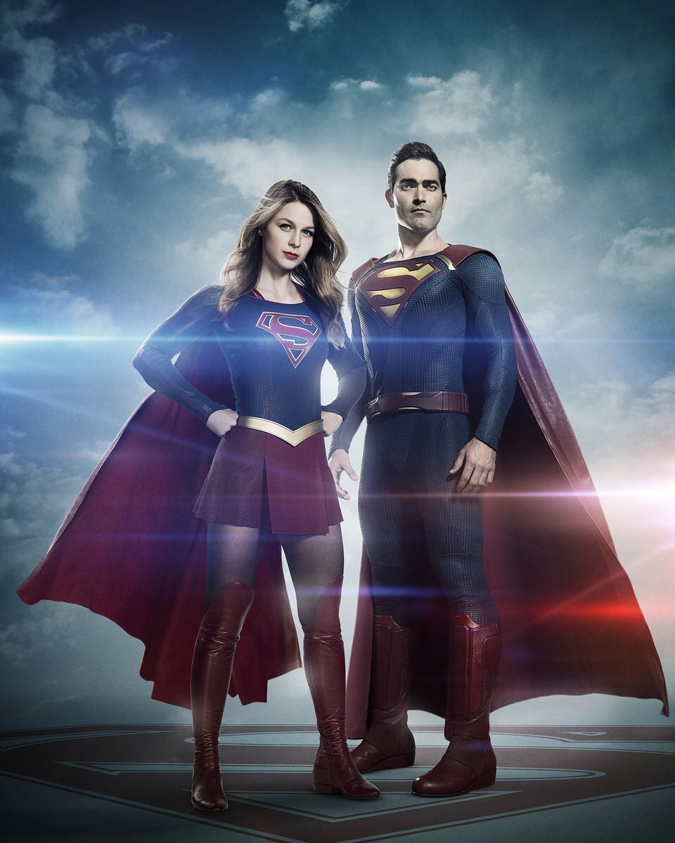 Melissa Benost (Kara) al fianco di Tyler Hoechlin (Superman) in Supergirl