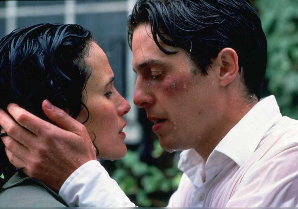 Clicca per vedere l'immagine originale Una scena di Quattro matrimoni e un funerale