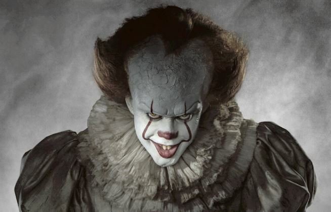 Bill Skarsgård interpreta il diabolico clown Pennywise