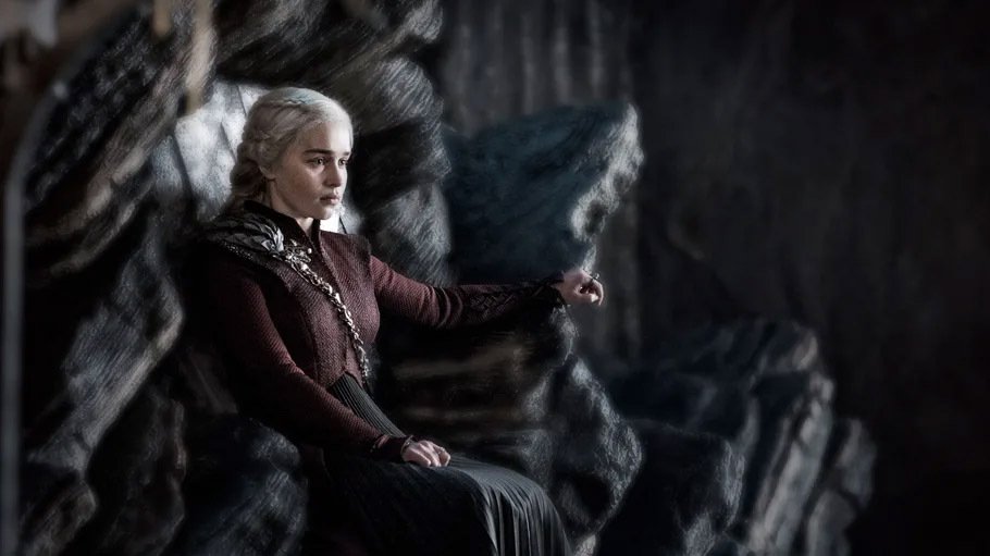 Emilia Clarke nei panni di Daenerys Targaryen in Game of Thrones