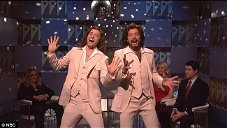 Copertina di The Tonight Show: Barry Gibb dei Bee Gees e Jimmy Fallon cantano insieme