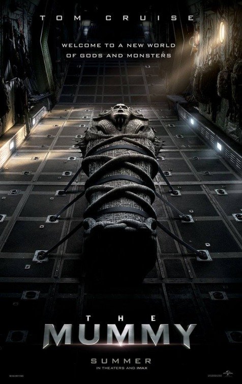 Poster del film The Mummy con Tom Cruise e Russell Crowe