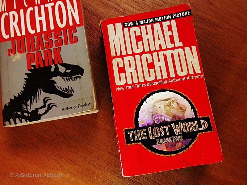 Jurassic Park - Due libri su un tavolo