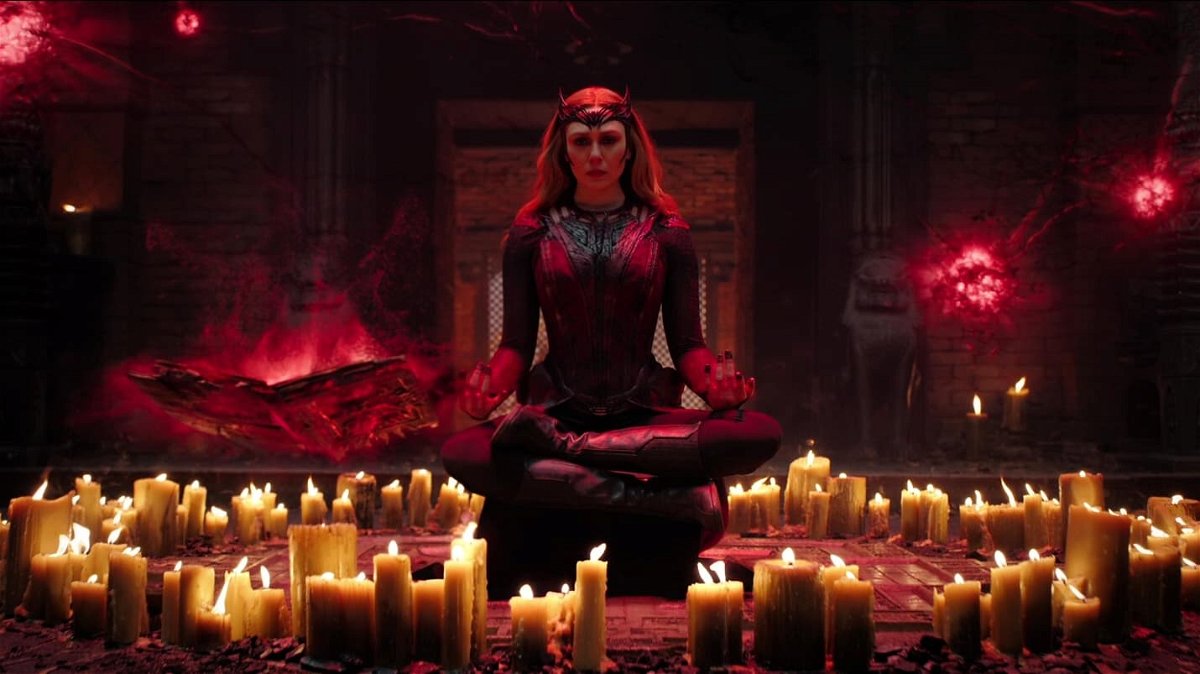 Scarlet Witch lievita tra le candele