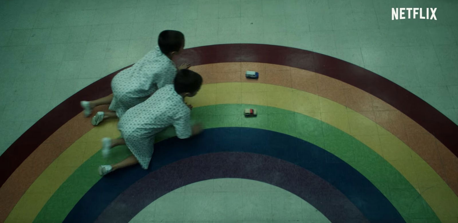 Clicca per vedere l'immagine originale Due bambini in Stranger Things