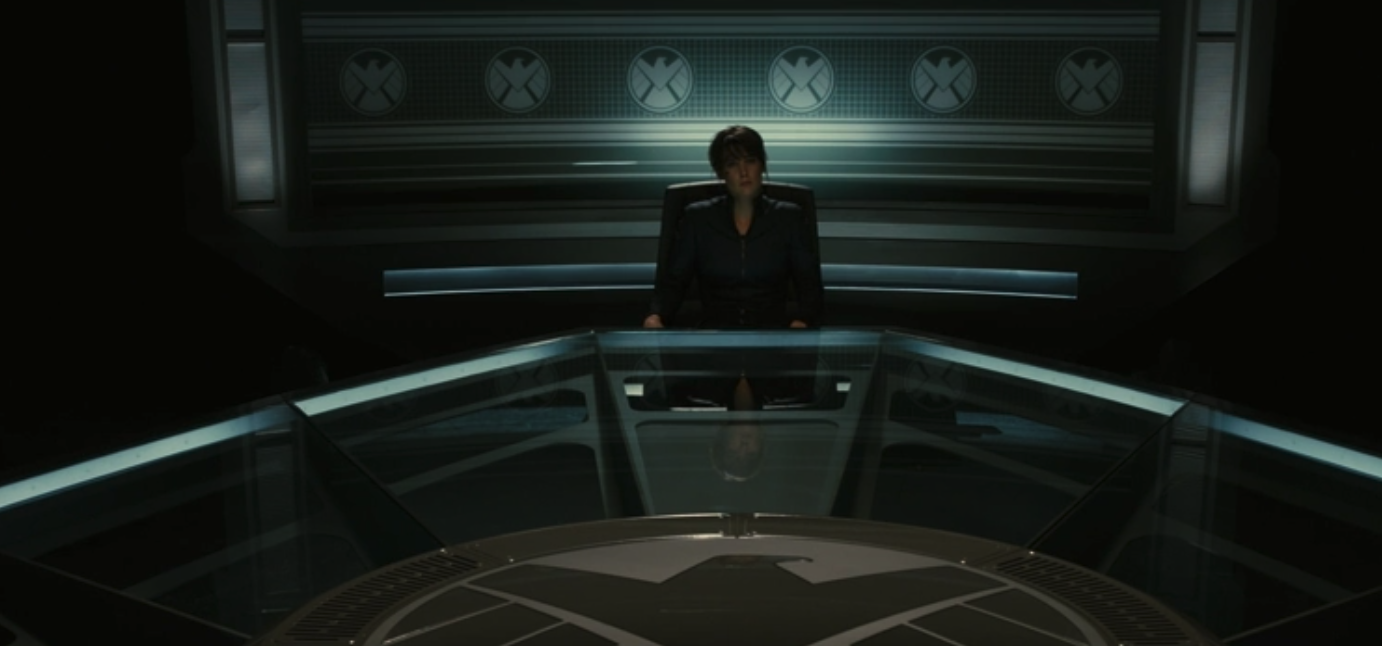Clicca per vedere l'immagine originale Maria Hill nella sala dell'interrogatorio