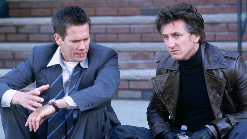 Kevin Bacon e Sean Penn in una scena del film