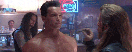 Terminator 2, il sequel del cult sci-fi di James Cameron Arnold Schwarzenegger nell'incipit di Terminator 2