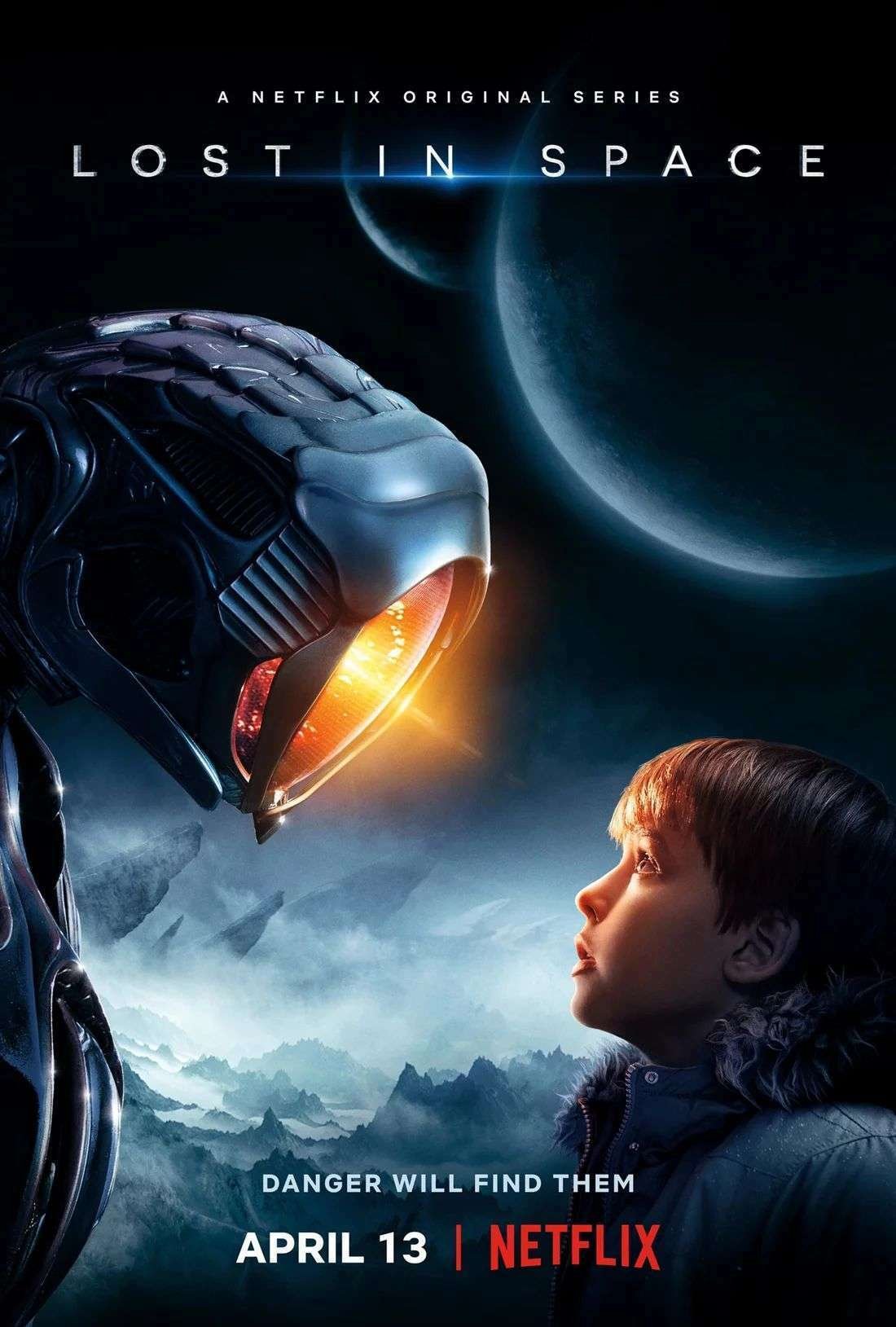 Will Robinson e una misteriosa creatura robot nel poster di Lost in Space