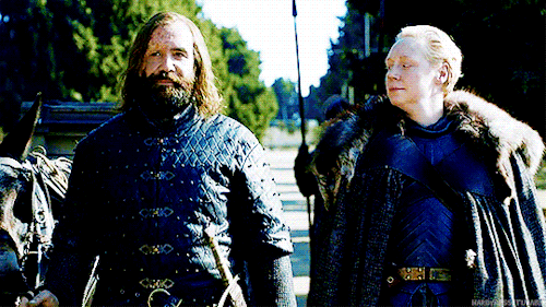 Il Mastino sorride insieme a Brienne