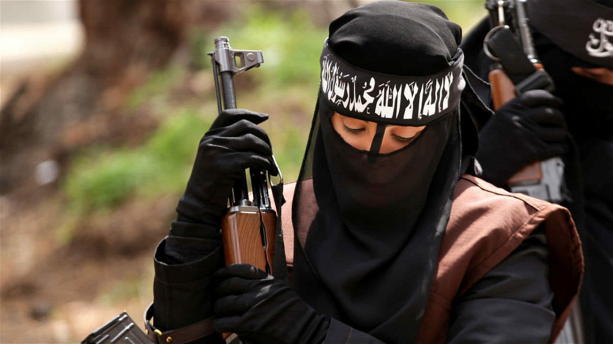 La serie Netflix Corvi neri che racconta le donne dell'ISIS