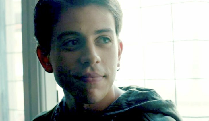 Clicca per vedere l'immagine originale Una scena di Skam con Elia