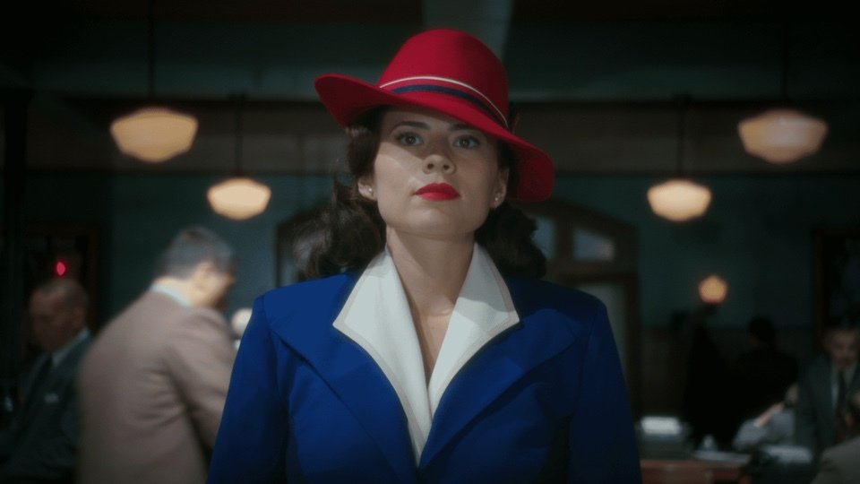 Agent Carter con il vestito blu