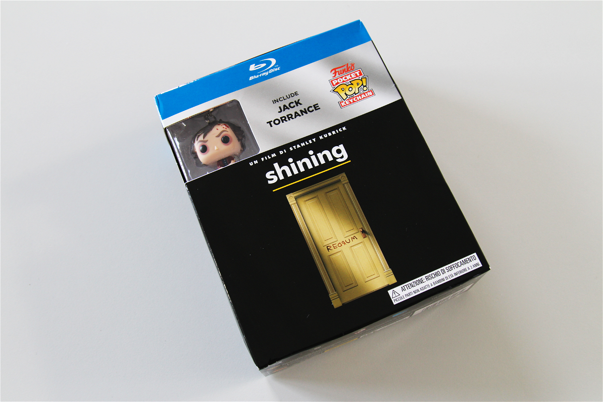 Packshot della versione Blu-ray di Shining con portachiavi Funko