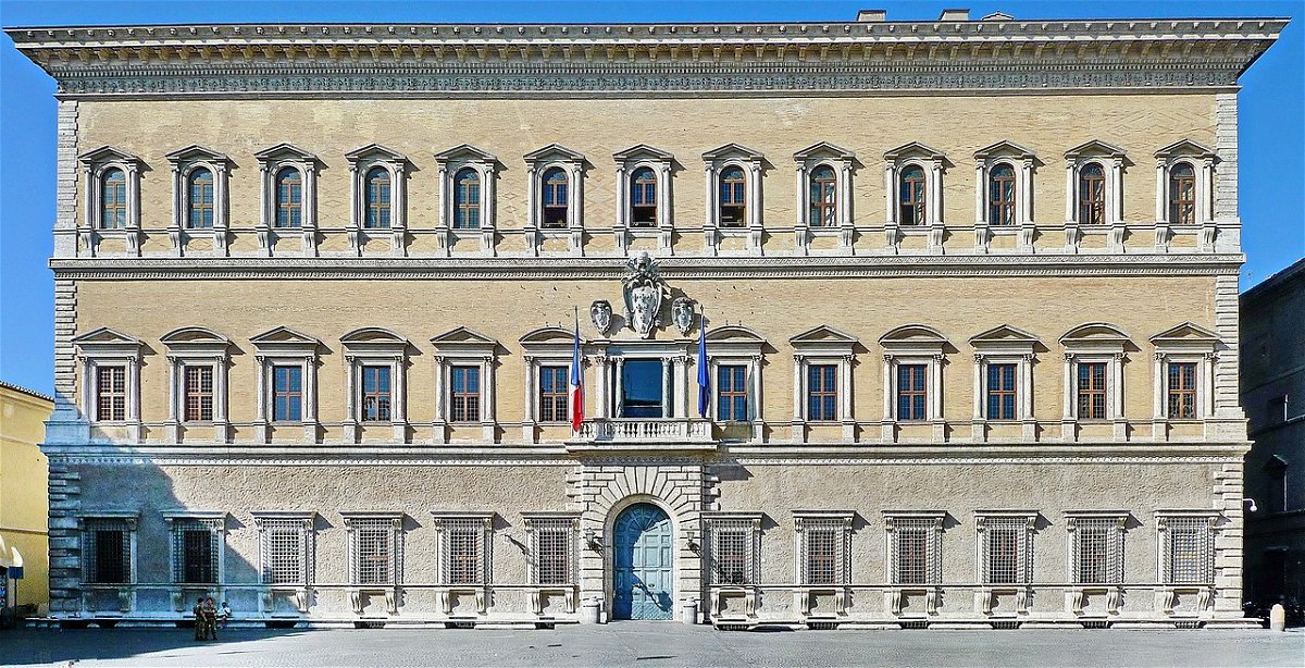 La facciata di Palazzo Farnese