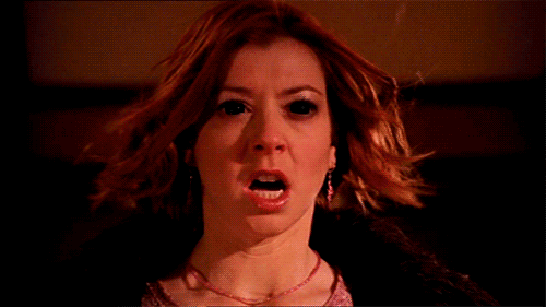 Alyson Hannigan è Willow in una scena di Buffy l'Ammazzavampiri