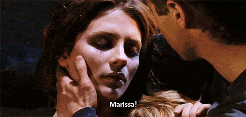 Mischa Barton e Benjamin McKenzie nella scena della morte di Marissa in The O.C.