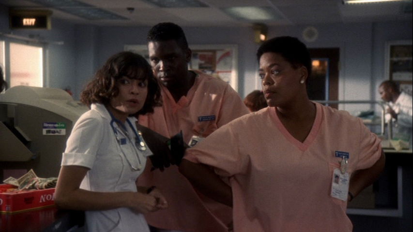 Clicca per vedere l'immagine originale Vanessa Marquez in una scena di E.R.