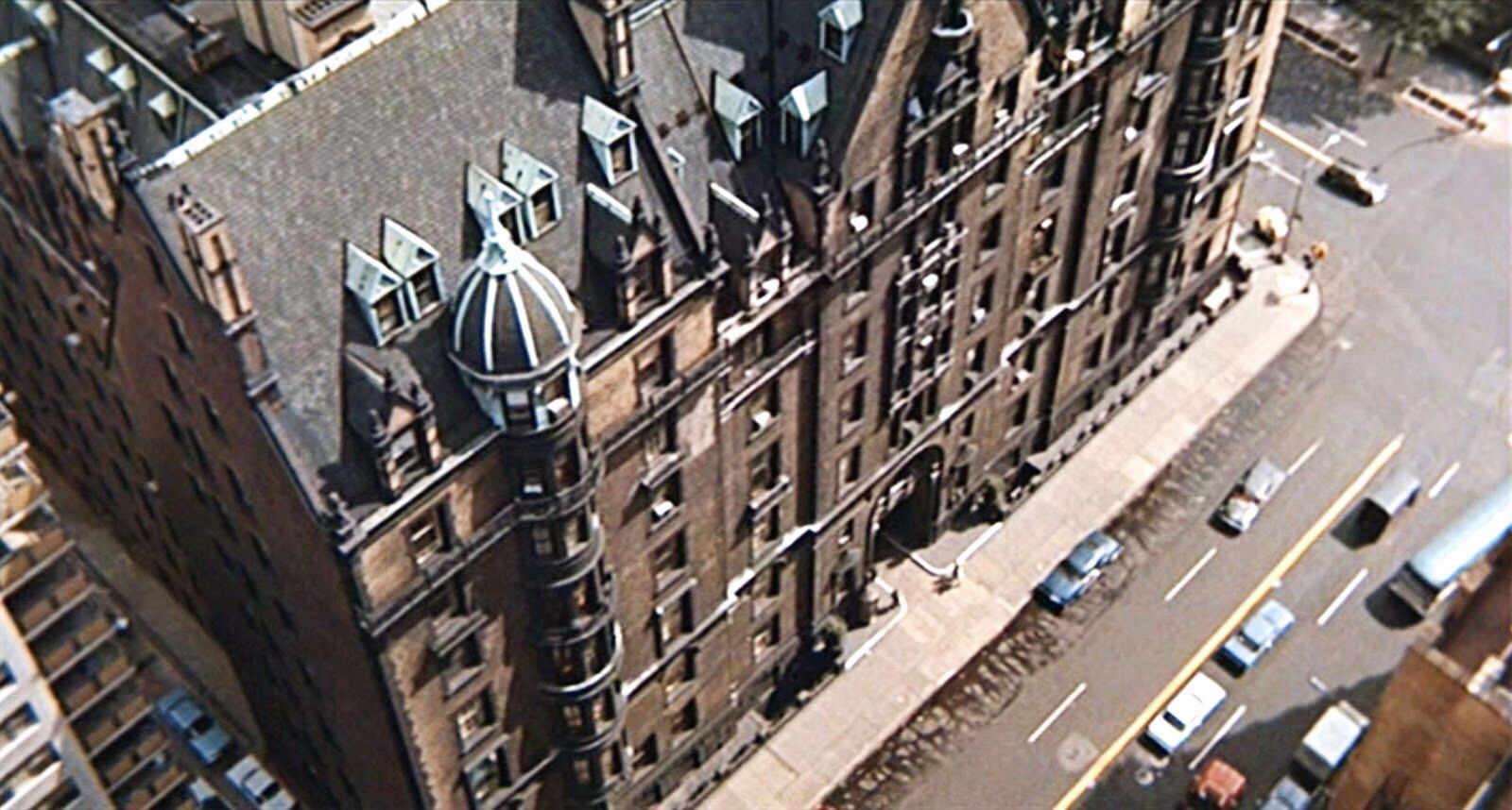 Clicca per vedere l'immagine originale Il Bramford di Rosemary's Baby è in realtà l'edificio chiamato Dakota