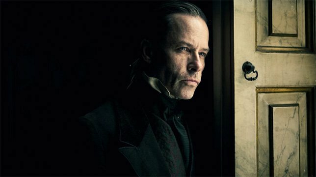 Clicca per vedere l'immagine originale A Christmas Carol: Guy Pearce è Scrooge nella nuova miniserie targata BBC e FX