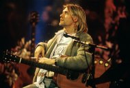 Portada de Frances Bean Cobain pierde la histórica guitarra de Kurt Cobain en divorcio