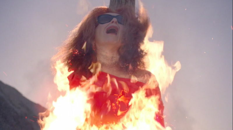 Clicca per vedere l'immagine originale American Horror Story: Coven - la morte di Myrtle Snow