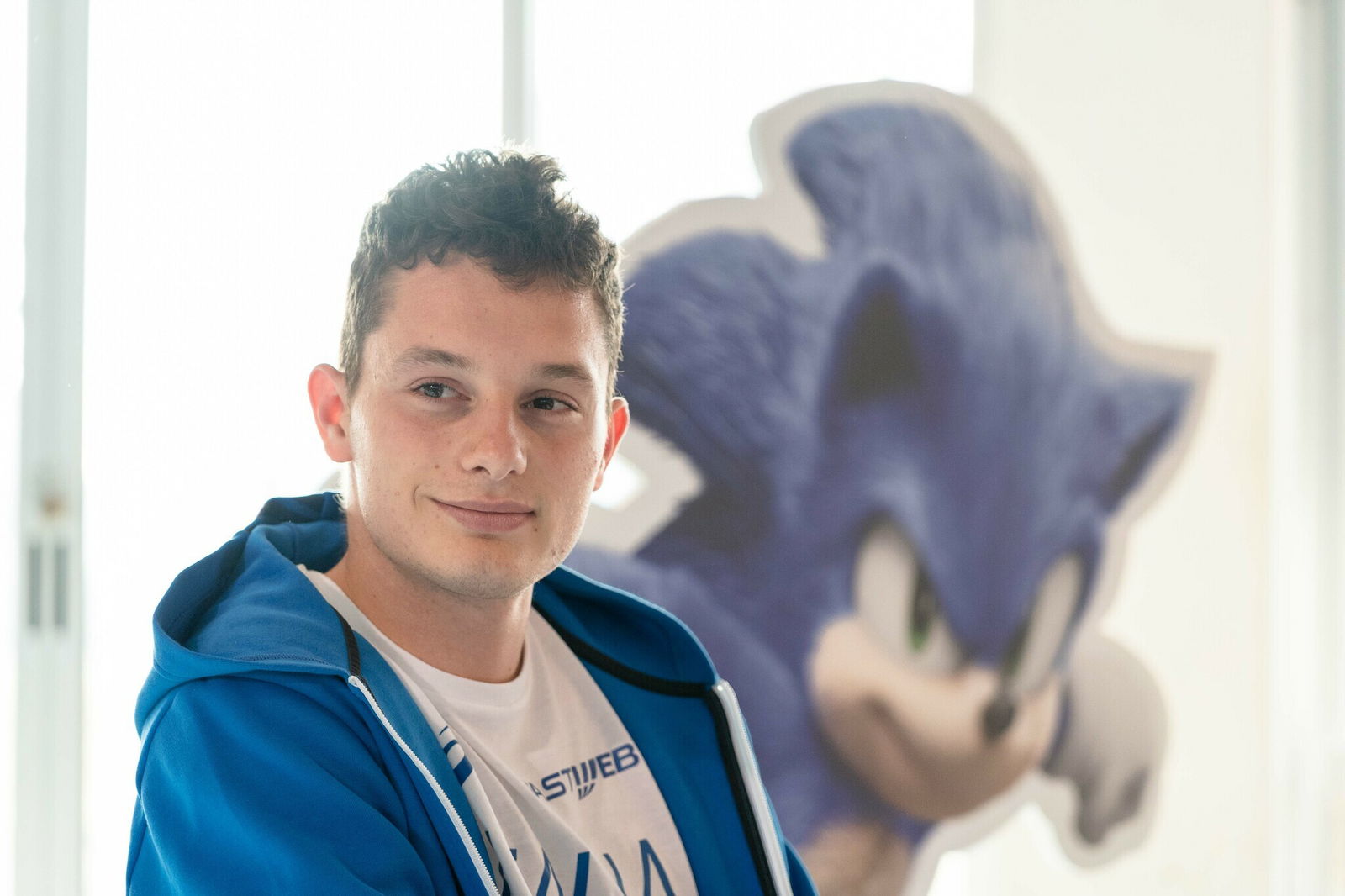 Clicca per vedere l'immagine originale Il campione italiano Tortu sfida Sonic