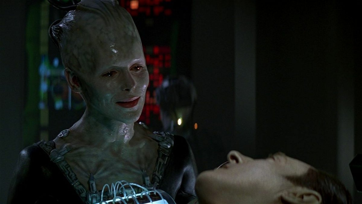 Alice Krige y Brent Spiner interpretan a la Reina Borg y al androide Data