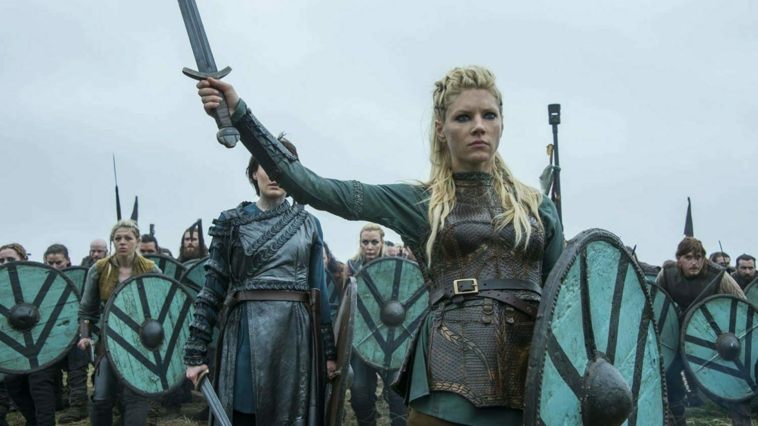 Clicca per vedere l'immagine originale Katheryn Winnick in una scena di Vikings