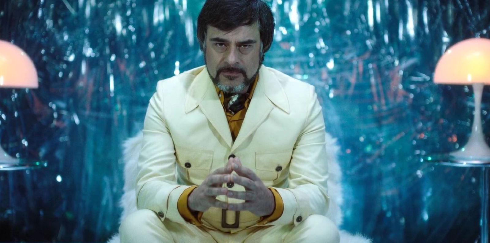 Jemaine Clement è Oliver Bird