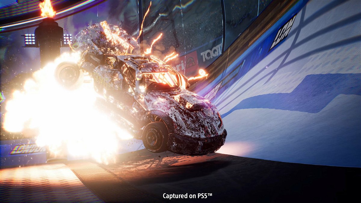 Auto in fiamme in uno screen di Destruction AllStars per PS5