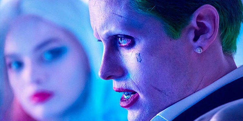 Joker in primo piano accanto ad Harley Quinn in Suicide Squad