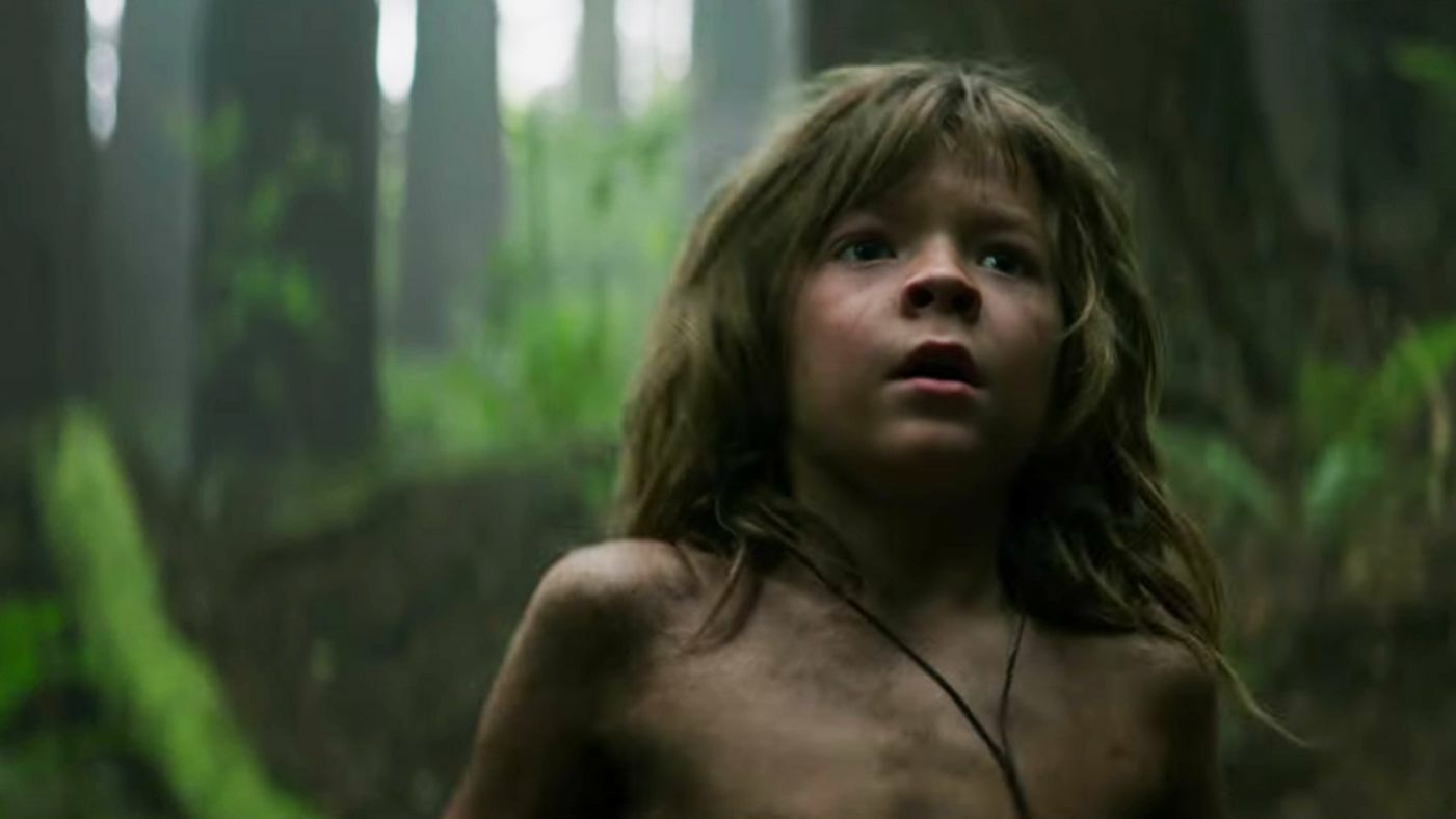 Clicca per vedere l'immagine originale Oakes Fegley in una scena di Il Drago Invisibile