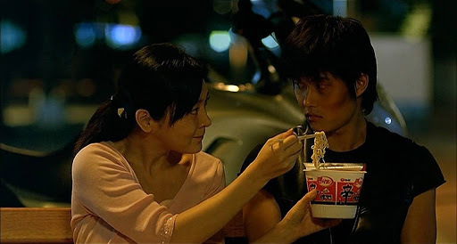 Clicca per vedere l'immagine originale I due protagonisti di Ferro 3 condividono un ramen
