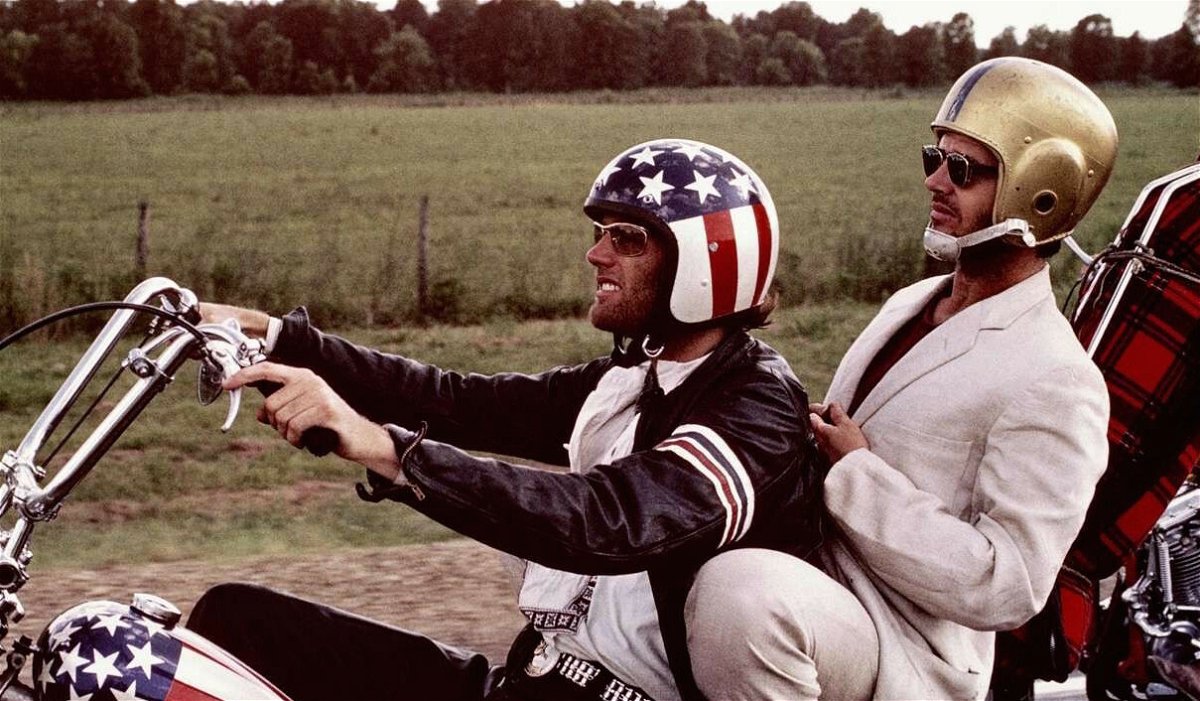 Peter Fonda e Jack Nicholson in una scena del film